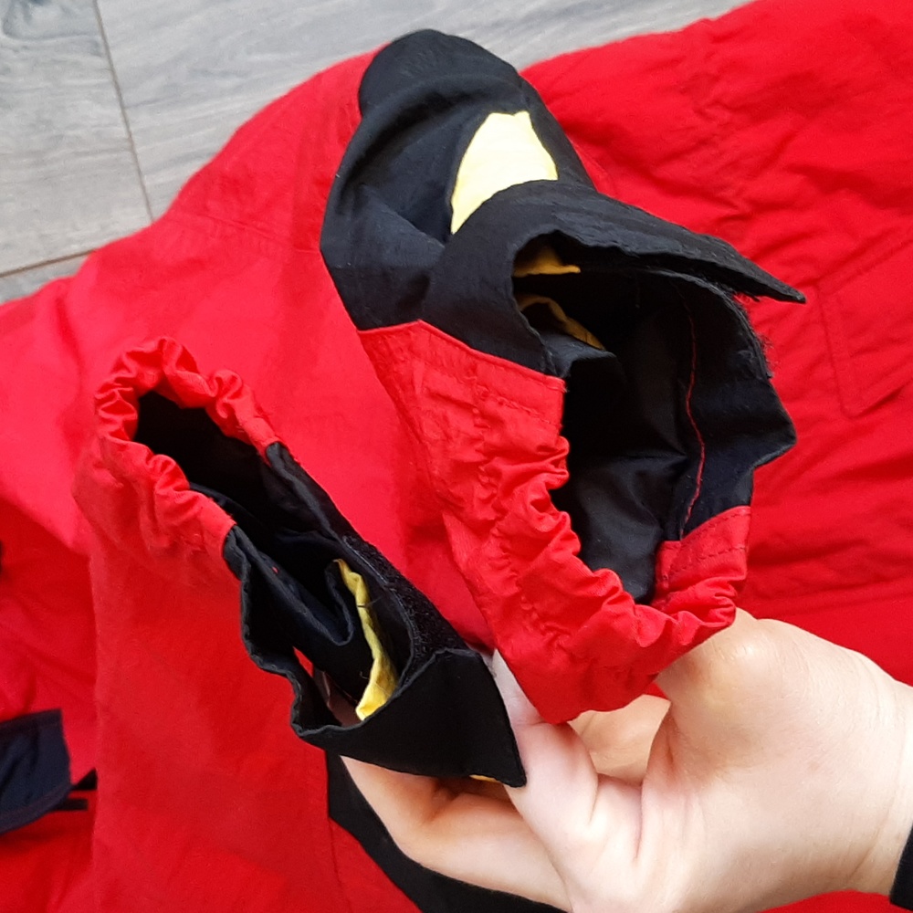 Vintage Marlboro red & black duck down coat adult size large - Picture 6 of 16